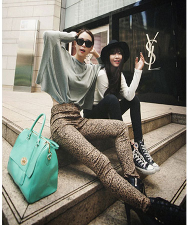 COLOR KAKI